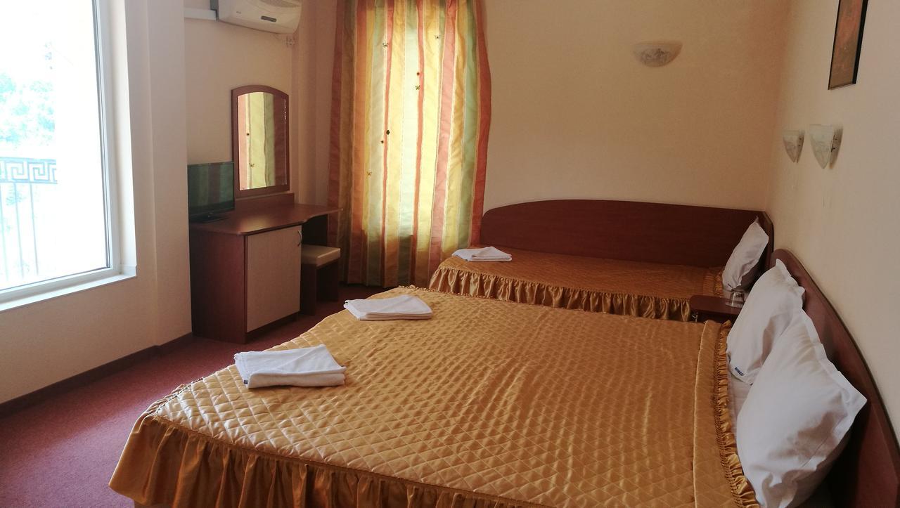 Family Hotel Mimosa 茨雷沃 外观 照片