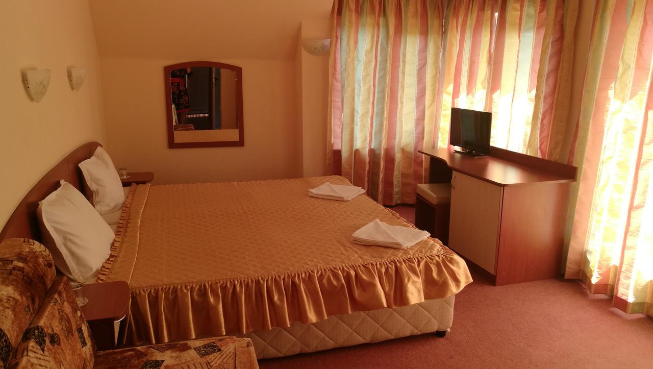 Family Hotel Mimosa 茨雷沃 外观 照片